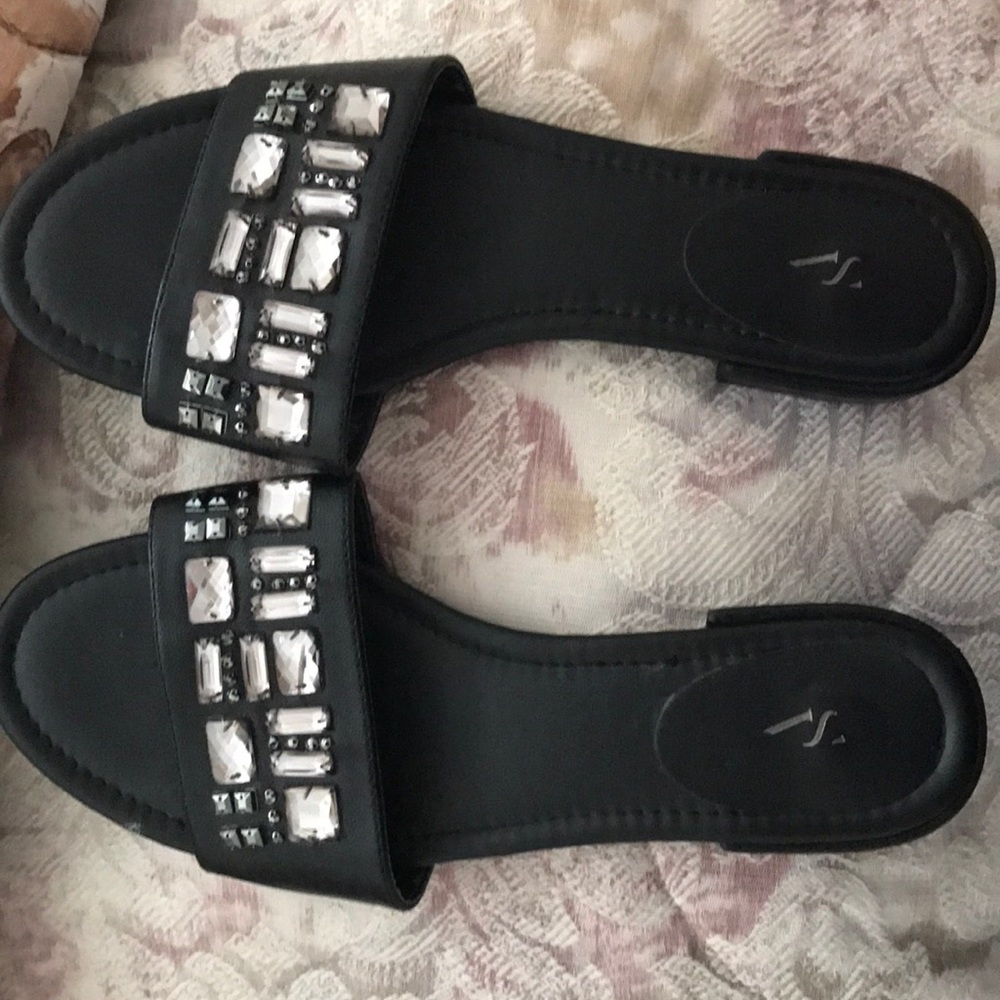 Simply Vera sandals